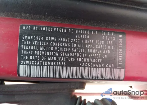 2013 Volkswagen Beetle 2.5L z USA, uszkodzony, nr VIN 3VWJX7AT1DM681576